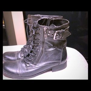 Guess boots
